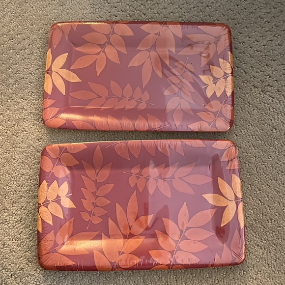 16 Autumn Branches Rectangle Plastic Coated Plates Thanksgiving - Picture 1 of 3